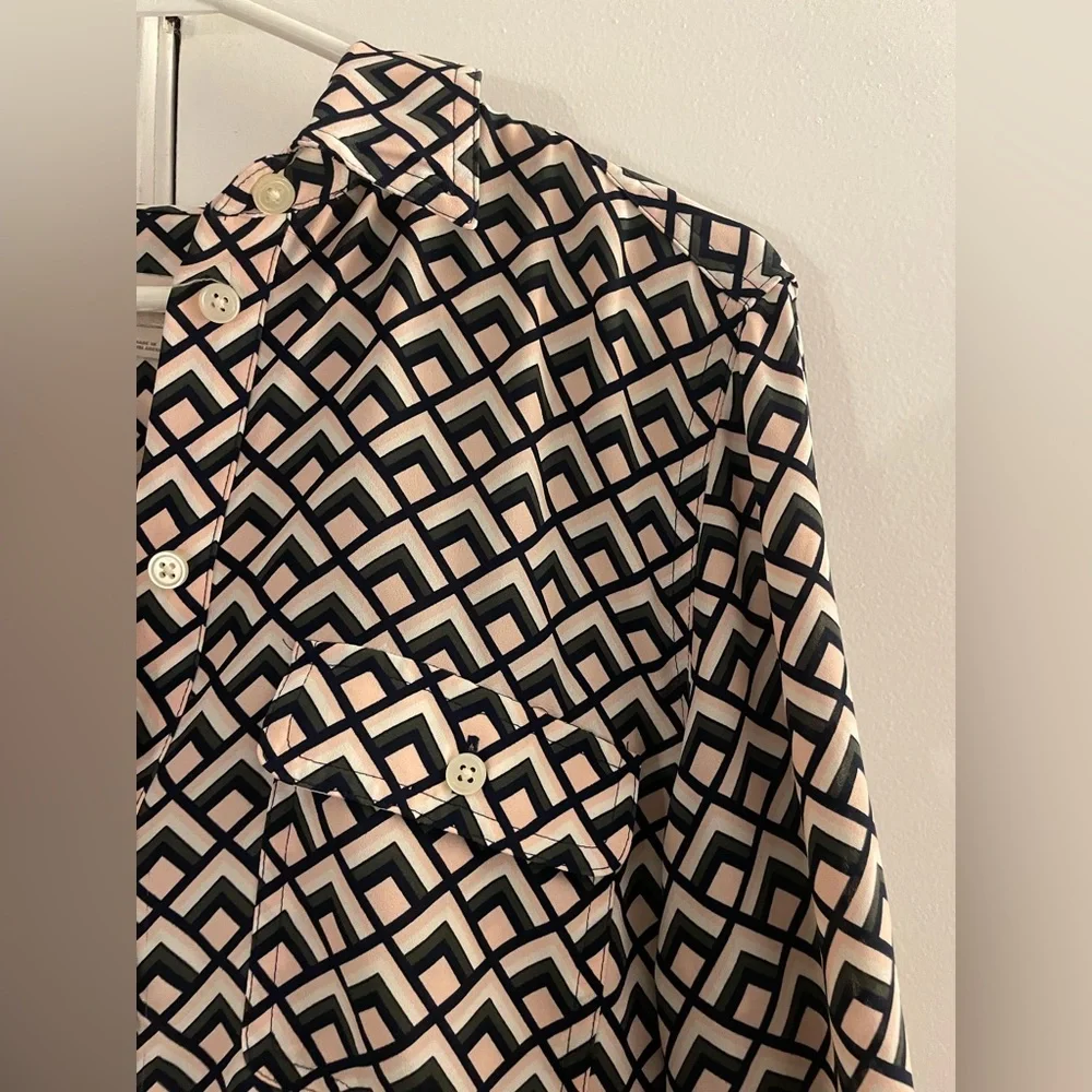 Women's Button Light Weight LOFT blouse - Picture 4 of 6